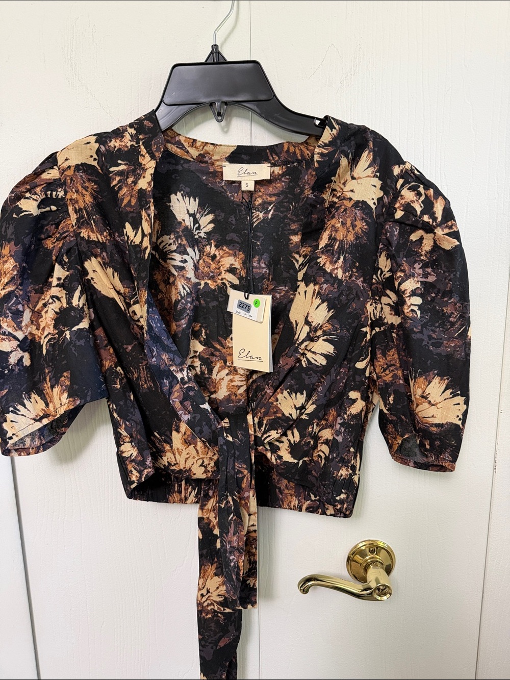 Elan Black & Tan Floral Tie-Front Puff Sleeve Top